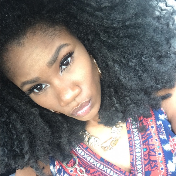 Meet your Posher, Jackie Bleu - Picture 7 of 8